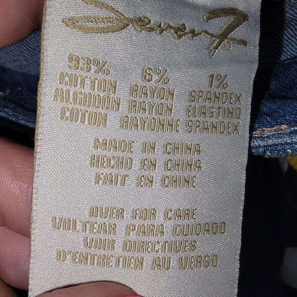 Seven7 frayed hem denim jean shorts size 4 - Picture 6 of 6